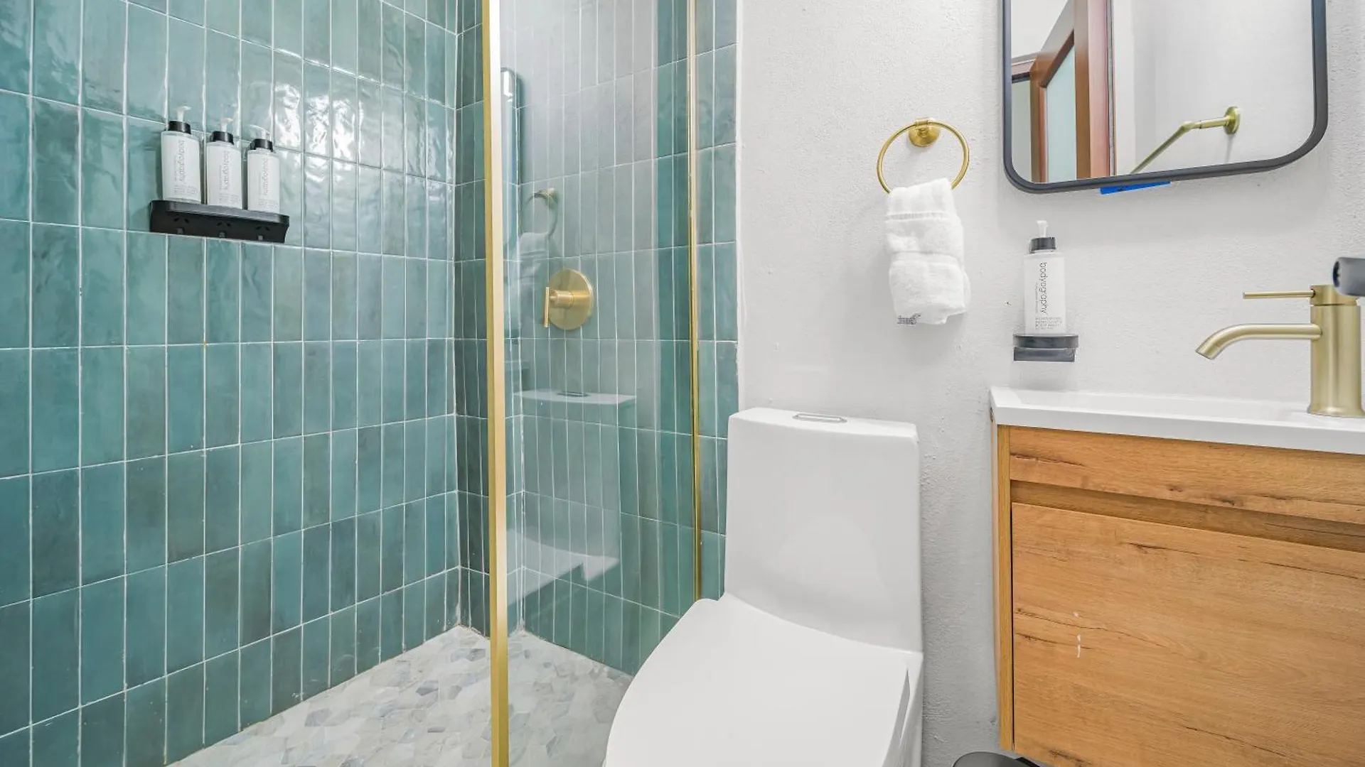 Room 9 Sleek & Serene Stay In 산후안 푸에르토리코