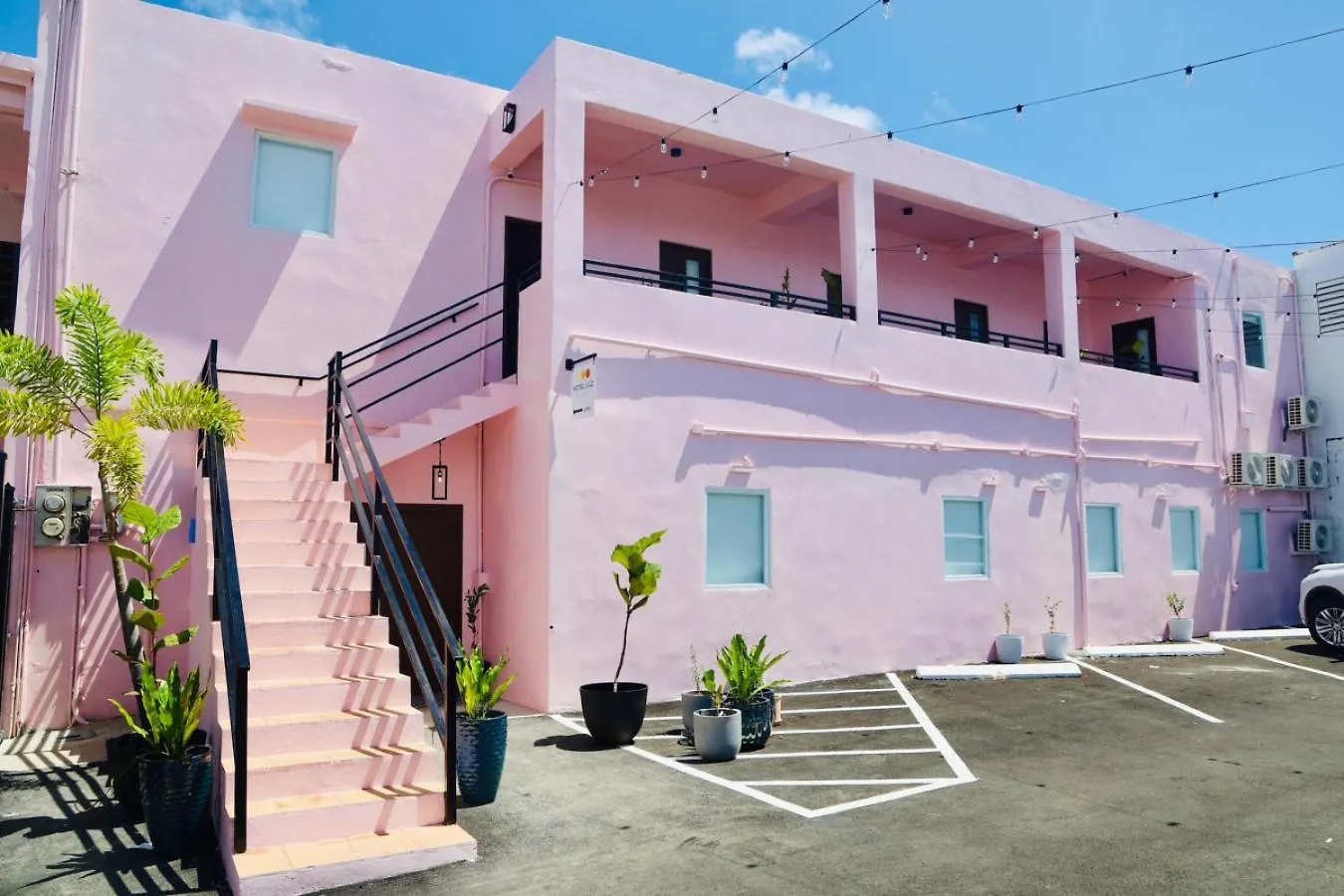 Room 9 Sleek & Serene Stay In San Juan Porto Rico